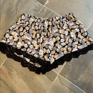 Forever 21 floral shorts size small
